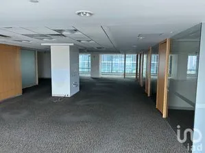 NEX-271865 - Oficina en Renta, con 4 baños, con 540 m2 de construcción.