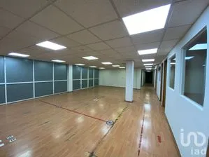 NEX-272697 - Oficina en Renta, con 2 baños, con 280 m2 de construcción.