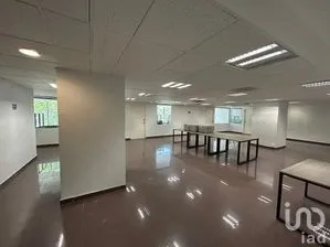 NEX-298230 - Oficina en Renta, con 2 baños, con 385 m2 de construcción.
