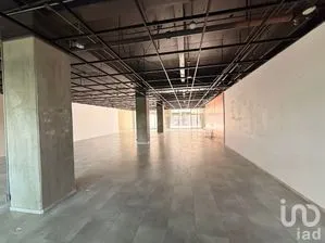 NEX-298509 - Local en Renta, con 2 baños, con 370 m2 de construcción.