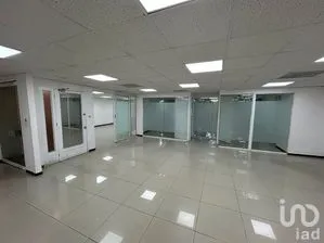 NEX-301093 - Oficina en Renta, con 2 baños, con 580 m2 de construcción.