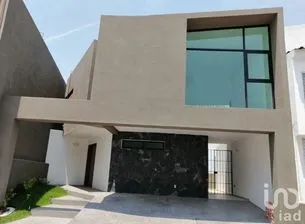 NEX-201648 - Casa en Venta, con 4 recamaras, con 3 baños, con 248 m2 de construcción en Zona este Milenio III, CP 76246, Querétaro.