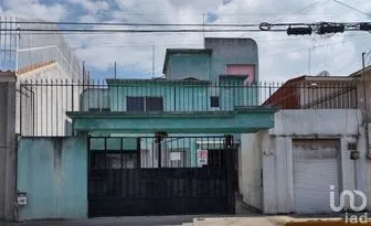 NEX-231166 - Casa en Venta, con 4 recamaras, con 3 baños, con 300 m2 de construcción en Xinantécatl, CP 52169, Estado De México.