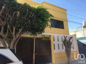 NEX-231176 - Casa en Venta, con 6 recamaras, con 2 baños, con 208.5 m2 de construcción en Panamericano, CP 76040, Querétaro.