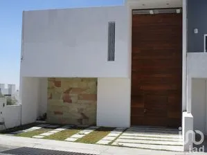 NEX-231208 - Casa en Venta, con 3 recamaras, con 3 baños, con 277 m2 de construcción en Lomas de Juriquilla, CP 76226, Querétaro.