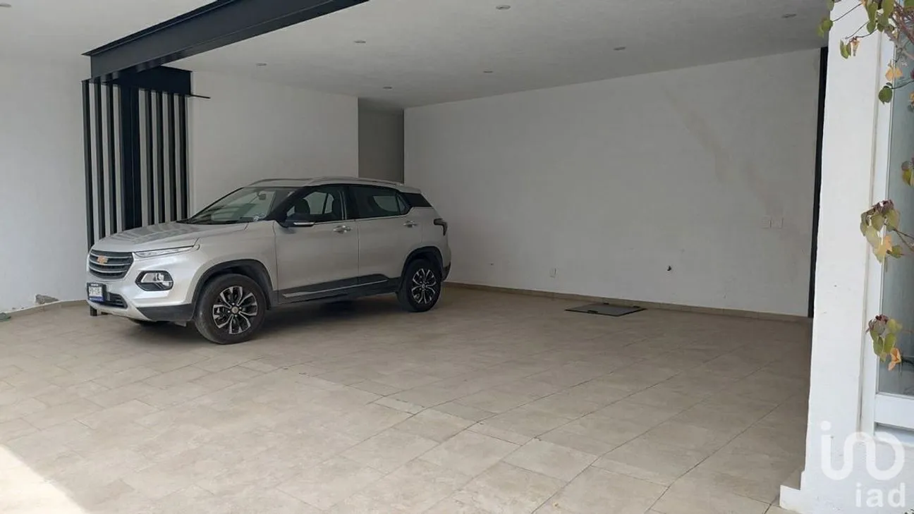 Casa en Venta en Lomas de Juriquilla, Querétaro, Querétaro | NEX-231230 | iad México | Foto 3 de 41
