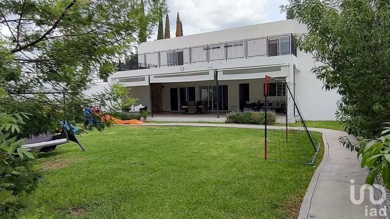 Casa en Venta en Lomas de Juriquilla, Querétaro, Querétaro | NEX-231230 | iad México | Foto 5 de 41