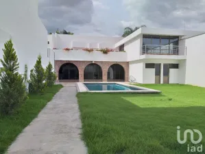 NEX-93100 - Casa en Venta, con 2 recamaras, con 2 baños, con 465 m2 de construcción en Lomas del Campestre, CP 37150, Guanajuato.