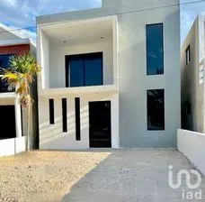 NEX-211195 - Casa en Venta, con 3 recamaras, con 4 baños, con 205 m2 de construcción.