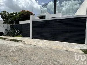 NEX-285119 - Casa en Venta, con 4 recamaras, con 6 baños, con 385 m2 de construcción en Montebello, CP 97113, Yucatán.