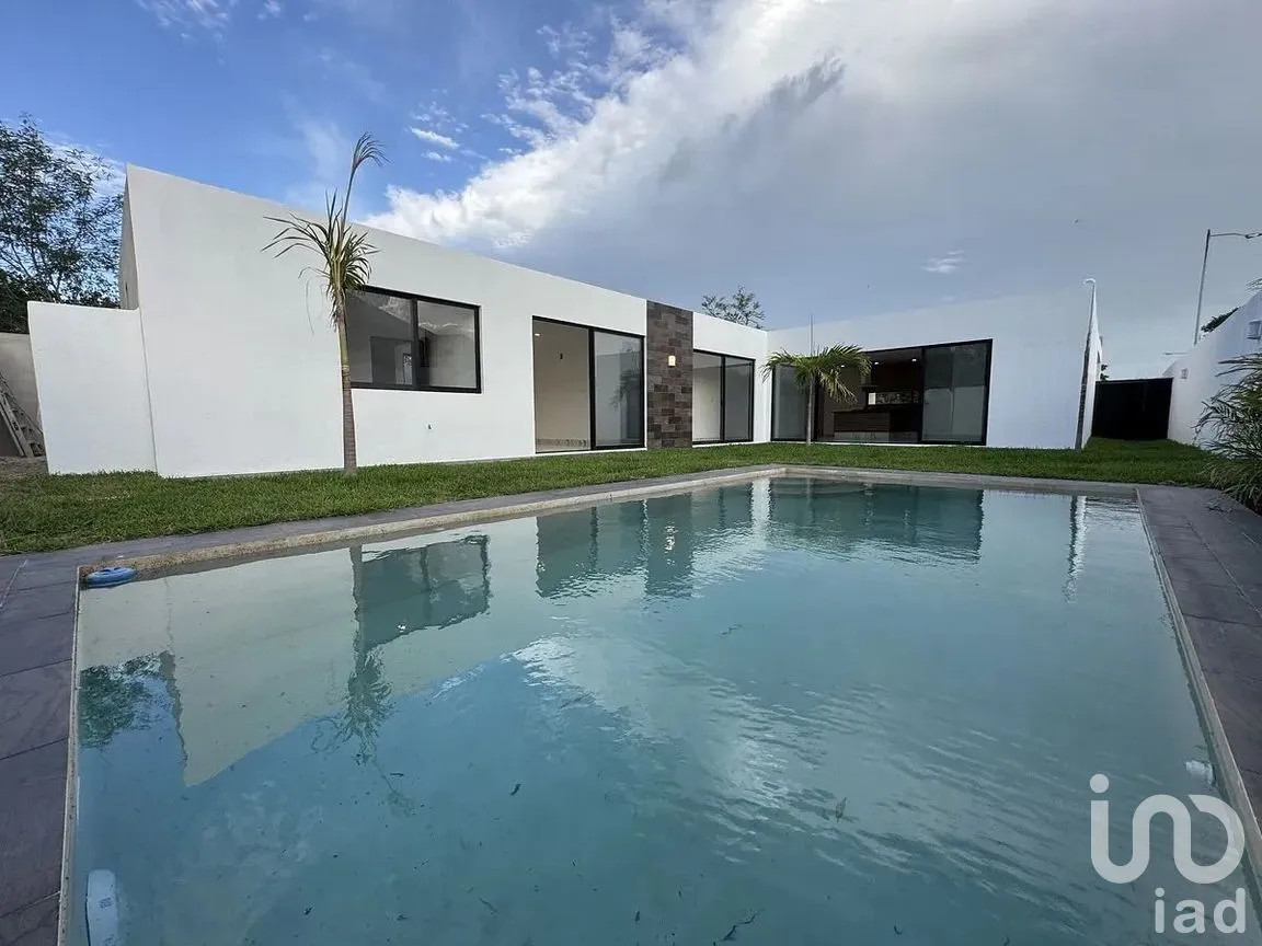 Casa en Venta en Jardines de Rejoyada, Mérida, Yucatán | NEX-285125 | iad México | Foto 1 de 26