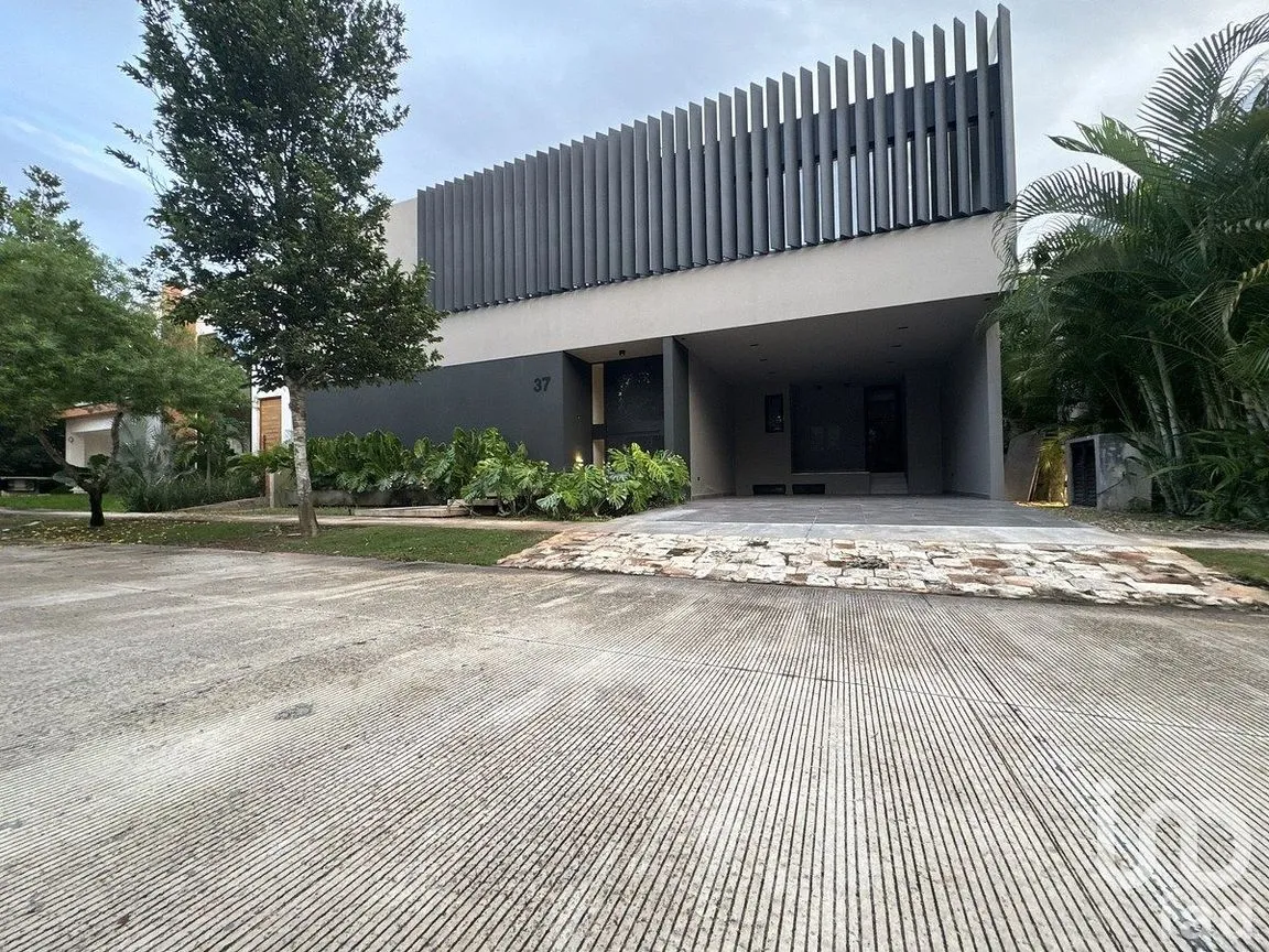 Casa en Venta en Yucatán Country Club, Mérida, Yucatán | NEX-285126 | iad México | Foto 1 de 49