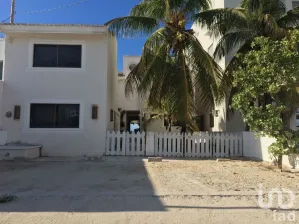 NEX-92447 - Casa en Venta, con 8 recamaras, con 6 baños, con 650 m2 de construcción en Chicxulub Puerto, CP 97330, Yucatán.