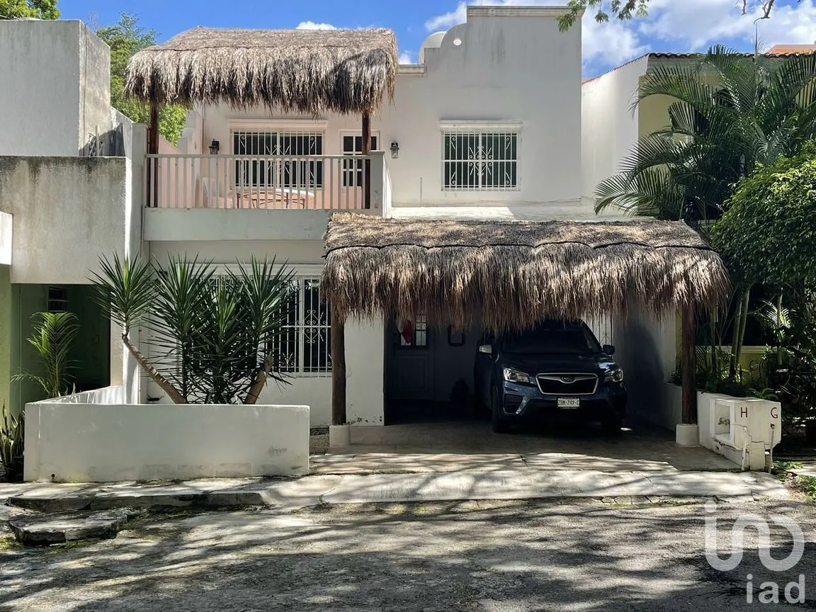 Casa en Venta en Mérida Centro, Mérida, Yucatán | NEX-228740 | iad México | Foto 1 de 30