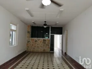 NEX-91705 - Casa en Renta, con 5 recamaras, con 3 baños.