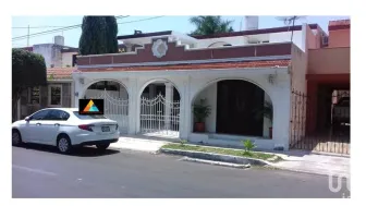NEX-97976 - Casa en Venta, con 6 recamaras, con 3 baños, con 345 m2 de construcción en Altabrisa, CP 97130, Yucatán.