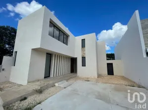 NEX-100110 - Casa en Venta, con 3 recamaras, con 2 baños, con 240 m2 de construcción en Conkal, CP 97345, Yucatán.