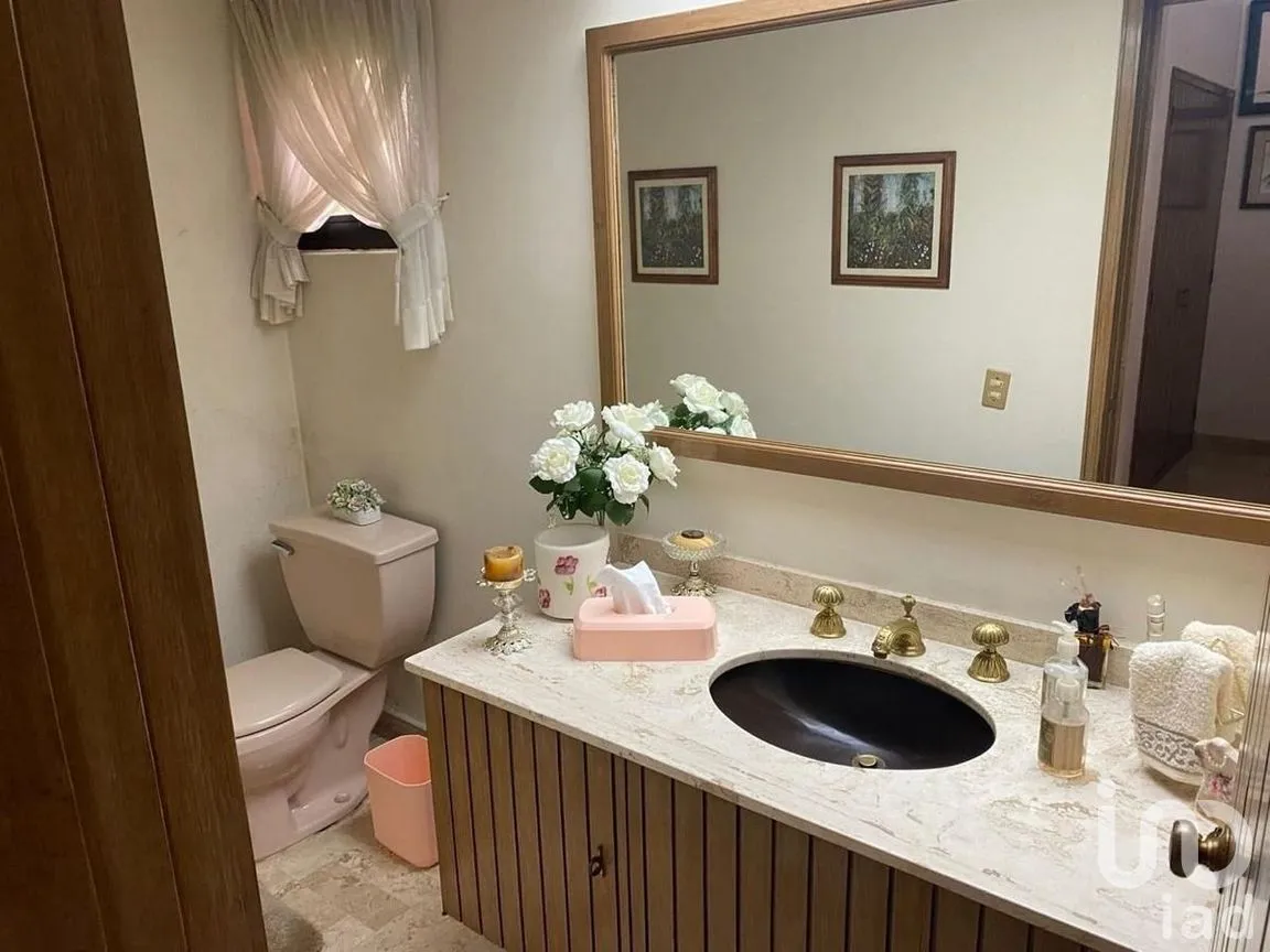 Casa en Venta en Bosques de las Lomas, Cuajimalpa de Morelos, Ciudad de México | NEX-267734 | iad México | Foto 8 de 15