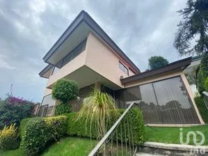 NEX-267734 - Casa en Venta, con 2 recamaras, con 2 baños, con 350 m2 de construcción en Bosques de las Lomas, CP 05120, Ciudad de México.