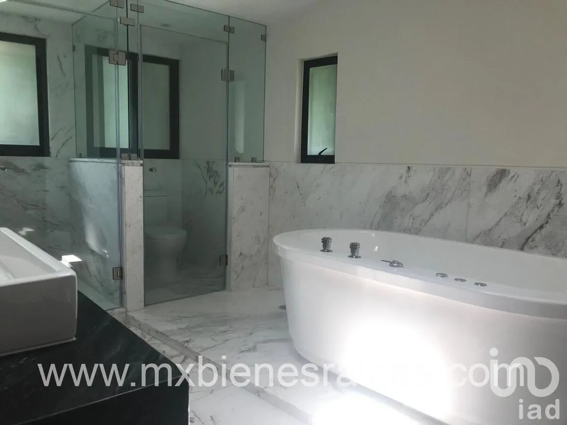 Casa en Venta en Lomas de Tecamachalco, Naucalpan de Juárez, Estado de México | NEX-269588 | iad México | Foto 11 de 13