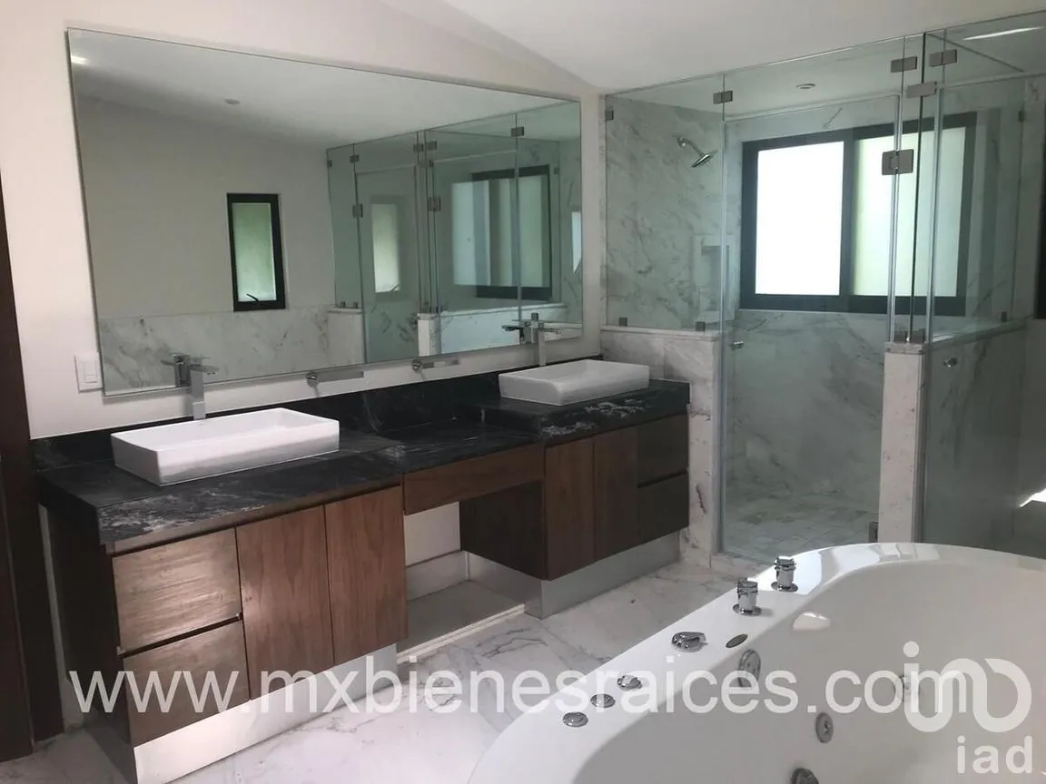 Casa en Venta en Lomas de Tecamachalco, Naucalpan de Juárez, Estado de México | NEX-269588 | iad México | Foto 12 de 13