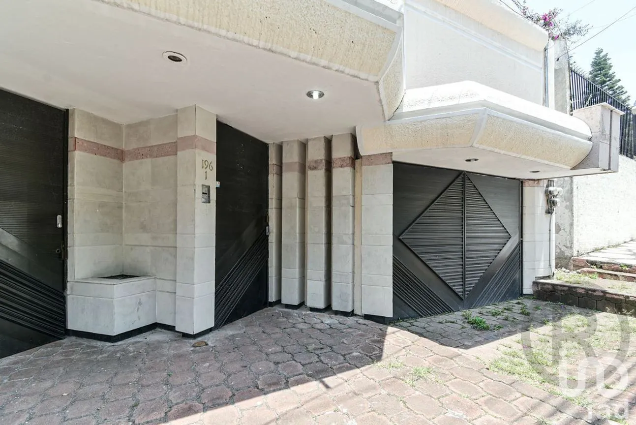 Casa en Venta en Lomas de Tecamachalco, Naucalpan de Juárez, Estado de México | NEX-269604 | iad México | Foto 2 de 19