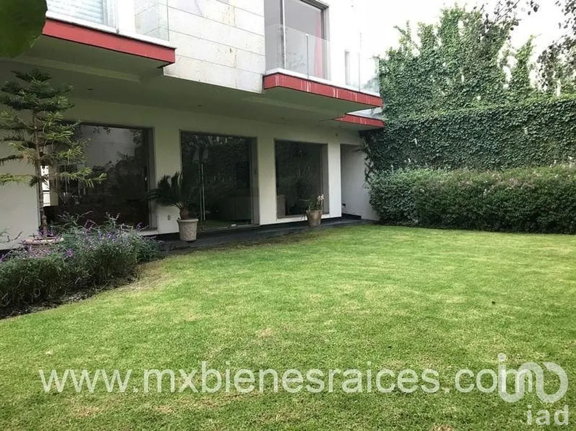 Casa en Venta en Bosque de las Lomas, Miguel Hidalgo, Ciudad de México | NEX-287904 | iad México | Foto 3 de 11