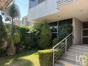 NEX-288488 - Casa en Renta, con 4 recamaras, con 3 baños, con 510 m2 de construcción en Lomas de Tecamachalco, CP 53950, Estado de México.