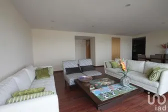 NEX-92089 - Departamento en Renta, con 3 recamaras, con 3 baños, con 230 m2 de construcción.