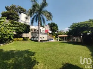 NEX-202160 - Casa en Venta, con 5 recamaras, con 5 baños, con 350 m2 de construcción en Lomas de Cuernavaca, CP 62584, Morelos.