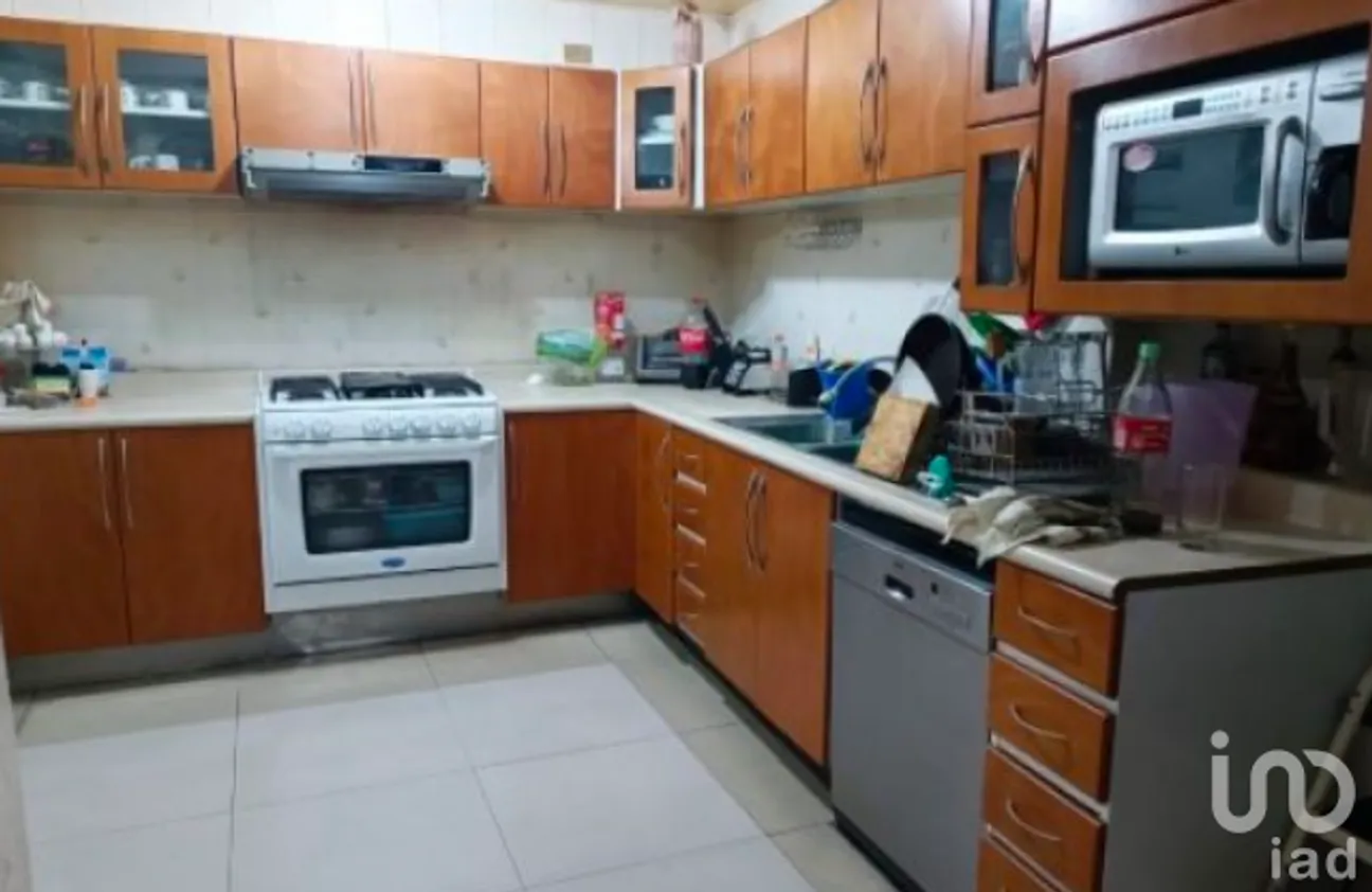Casa en Venta en Nueva Ixtacala, Tlalnepantla de Baz, Estado De México | NEX-230982 | iad México | Foto 2 de 17