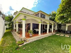 NEX-161243 - Casa en Venta, con 4 recamaras, con 5 baños, con 350 m2 de construcción en Loma Bonita, CP 29049, Chiapas.