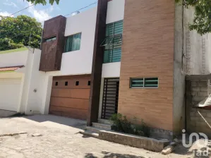 NEX-168683 - Casa en Venta, con 4 recamaras, con 4 baños, con 274 m2 de construcción en Loma Bonita, CP 29094, Chiapas.