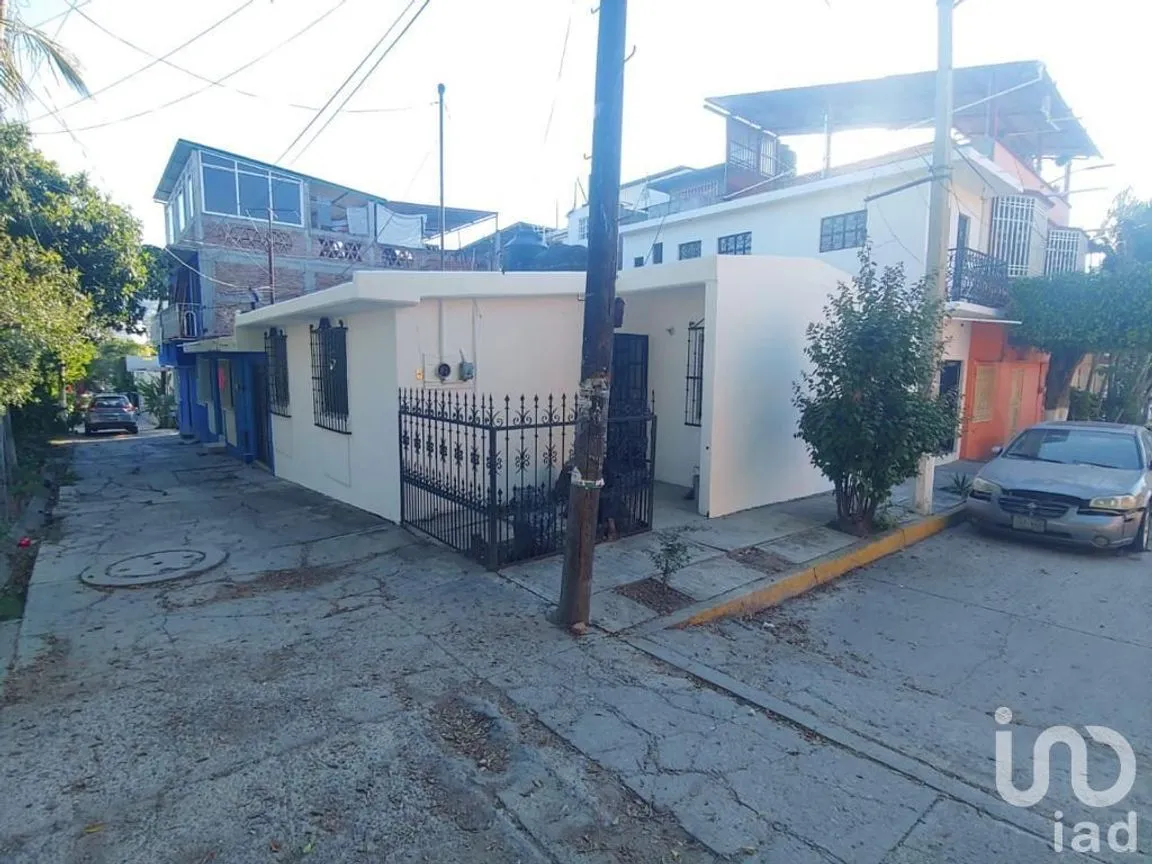 Casa en Venta en José López Portillo, Chilpancingo de los Bravo, Guerrero | NEX-148198 | iad México | Foto 1 de 20