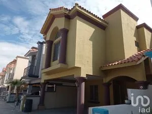 NEX-148871 - Casa en Venta, con 3 recamaras, con 2 baños, con 190 m2 de construcción en Privada Miraloma Sector Francés, CP 32540, Chihuahua.