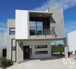 NEX-203306 - Casa en Venta, con 3 recamaras, con 3 baños, con 147 m2 de construcción.