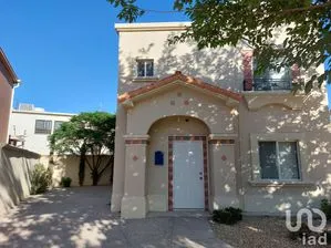 NEX-248921 - Casa en Renta, con 3 recamaras, con 2 baños, con 111 m2 de construcción en Urbi Quinta Montecarlo, CP 32546, Chihuahua.