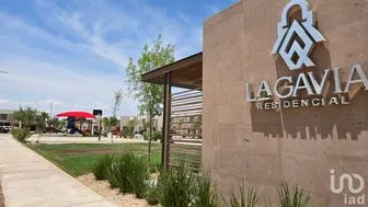 NEX-254048 - Casa en Renta, con 3 recamaras, con 2 baños, con 162 m2 de construcción.