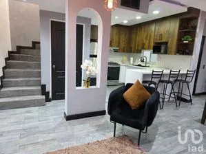 NEX-285628 - Casa en Venta, con 3 recamaras, con 1 baño, con 103 m2 de construcción en Jardines Residencial, CP 32618, Chihuahua.