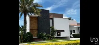 NEX-269407 - Casa en Venta, con 5 recamaras, con 6 baños, con 590 m2 de construcción en Paraíso Country Club, CP 62766, Morelos.