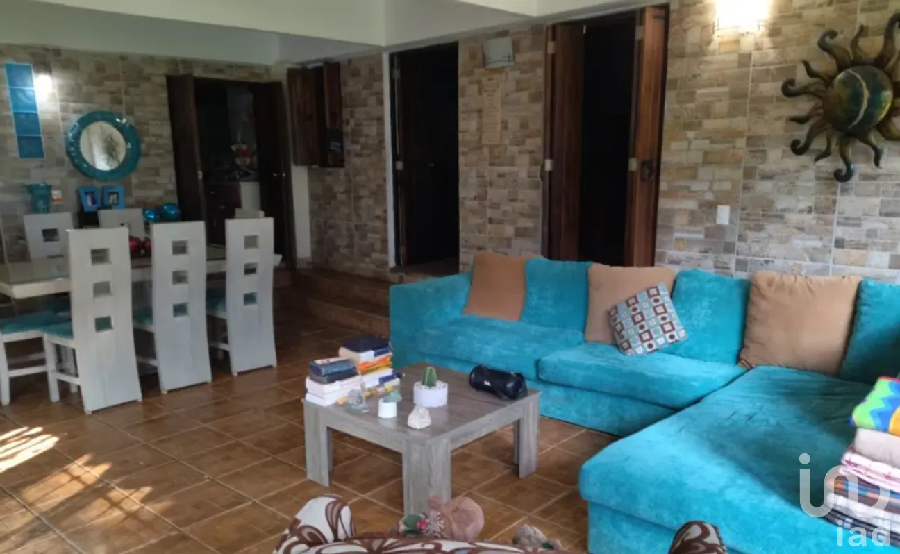 Casa en Venta en Huitzilac, Huitzilac, Morelos | NEX-270004 | iad México | Foto 2 de 9