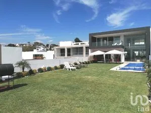 NEX-275323 - Casa en Venta, con 5 recamaras, con 5 baños, con 472 m2 de construcción en Burgos Sección Ontario, CP 62584, Morelos.