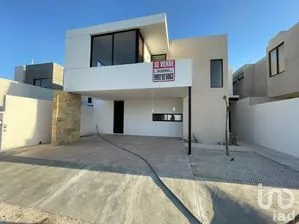 NEX-225304 - Casa en Venta, con 3 recamaras, con 3 baños, con 218.2 m2 de construcción.