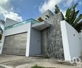 NEX-268702 - Casa en Venta, con 3 recamaras, con 2 baños, con 207.23 m2 de construcción en Paraíso Maya, CP 97134, Yucatán.