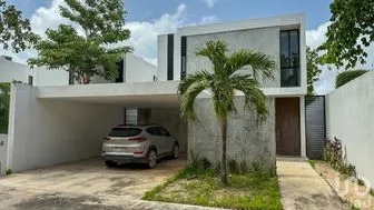 NEX-268746 - Casa en Venta, con 3 recamaras, con 4 baños, con 303 m2 de construcción.