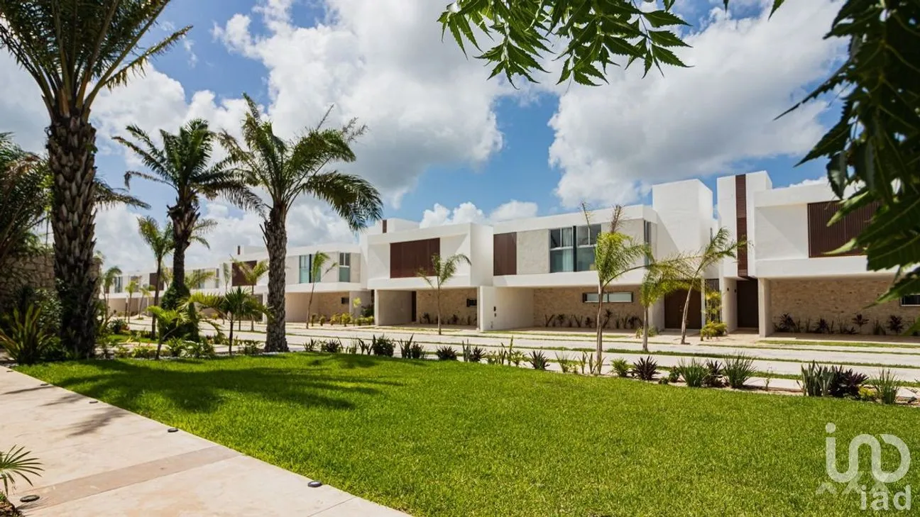 Casa en Venta en Xcanatún, Mérida, Yucatán | NEX-268813 | iad México | Foto 1 de 21