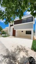 NEX-271574 - Casa en Venta, con 4 recamaras, con 5 baños, con 320 m2 de construcción en La Ceiba, CP 97314, Yucatán.