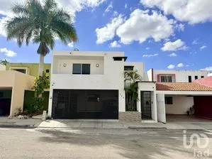NEX-293801 - Casa en Venta, con 3 recamaras, con 4 baños, con 246.12 m2 de construcción en Xcumpich, CP 97204, Yucatán.