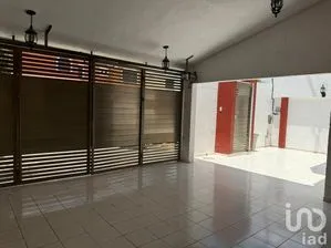 NEX-226908 - Casa en Renta, con 3 recamaras, con 2 baños.
