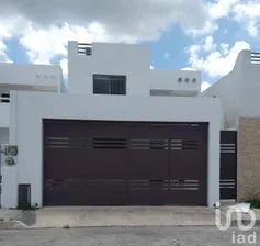 NEX-232569 - Casa en Renta, con 3 recamaras, con 2 baños en Las Américas II, CP 97302, Yucatán.